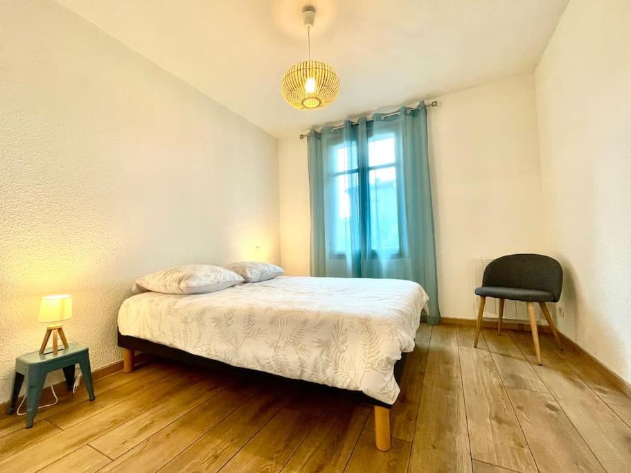 147 - Vue Cite Medievale Et Parking Carcassonne Ngoại thất bức ảnh